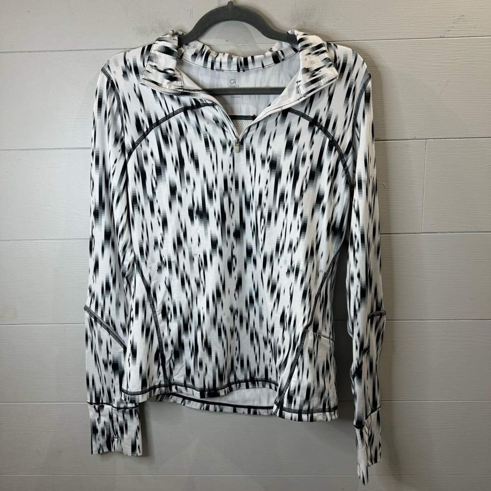 Gap Fit Athletic Stylish Black and White Women's Quarter Zip Size Medium